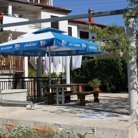 With A Parking Space - 7203 Apartman *