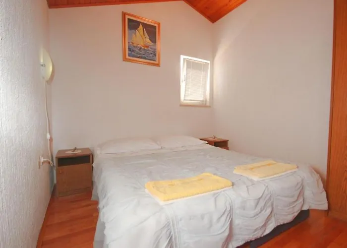 With A Parking Space - 7203 풀라