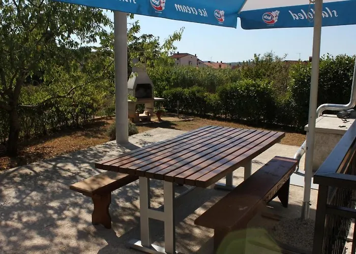 With A Parking Space - 7203 Pula