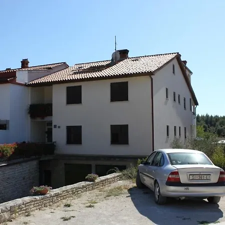 With A Parking Space - 7203