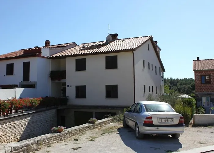 With A Parking Space - 7203