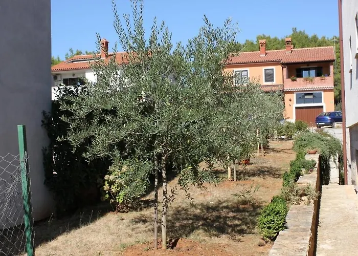 With A Parking Space - 7203 *